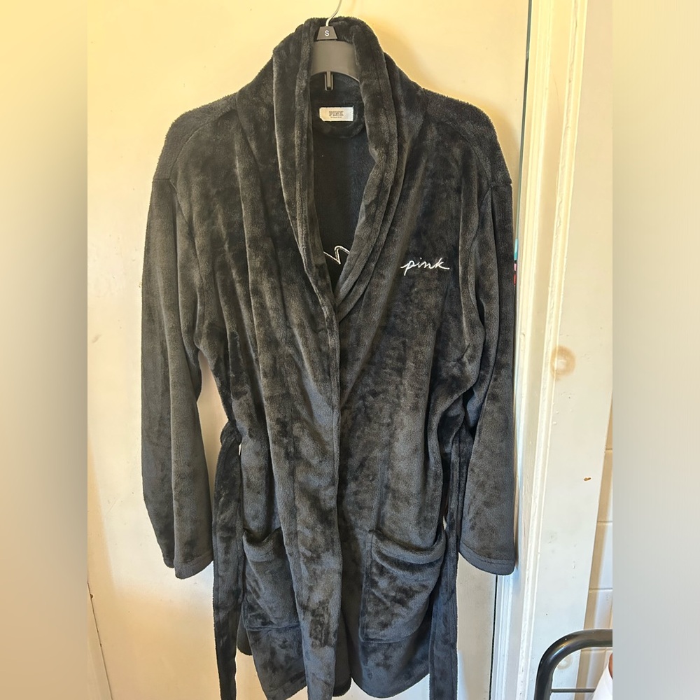 PINK Victoria's Secret Women's Plush Black Robe